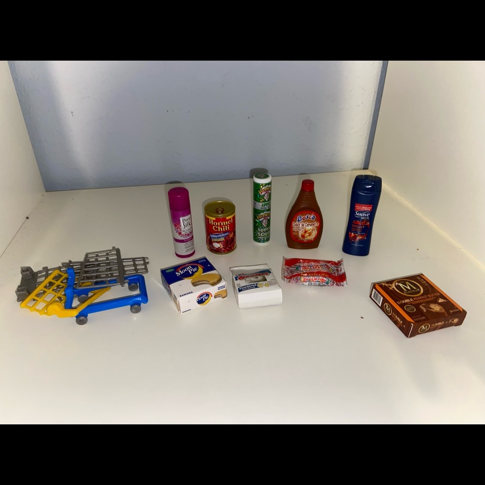 Mini brands